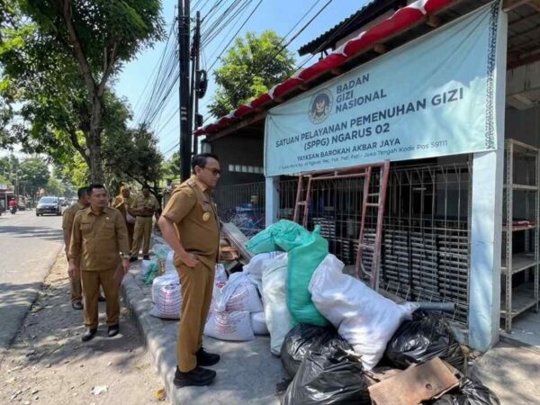 Sidak ke Sejumlah SPPG, Plt Bupati Pati Ingatkan SOP hingga Kebersihan Dapur