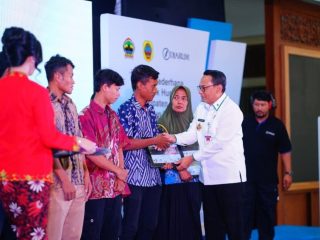 Kolaborasi dengan Pemkab Pati, PT DJarum Renovasi 12 Rumah Warga Senilai Rp840 Juta